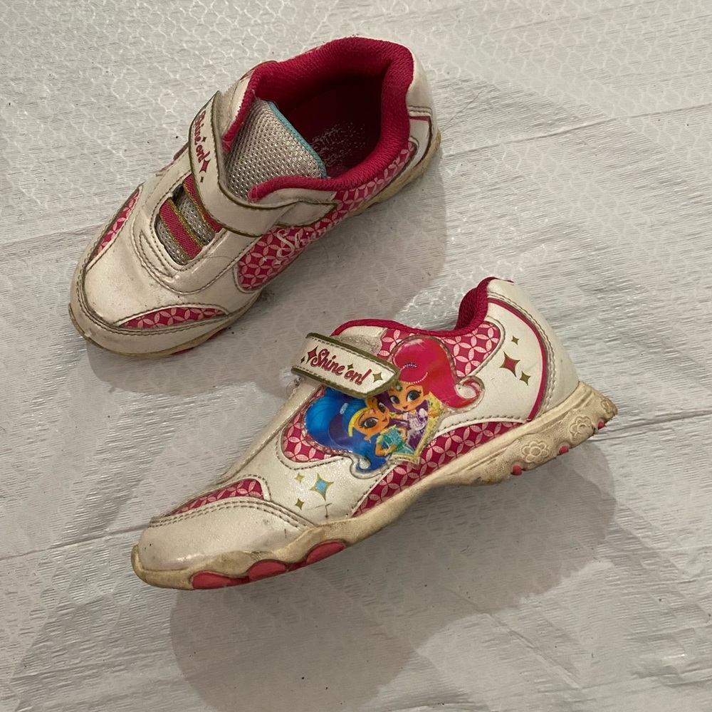 Shimmer and shine girls shoes size 11.5